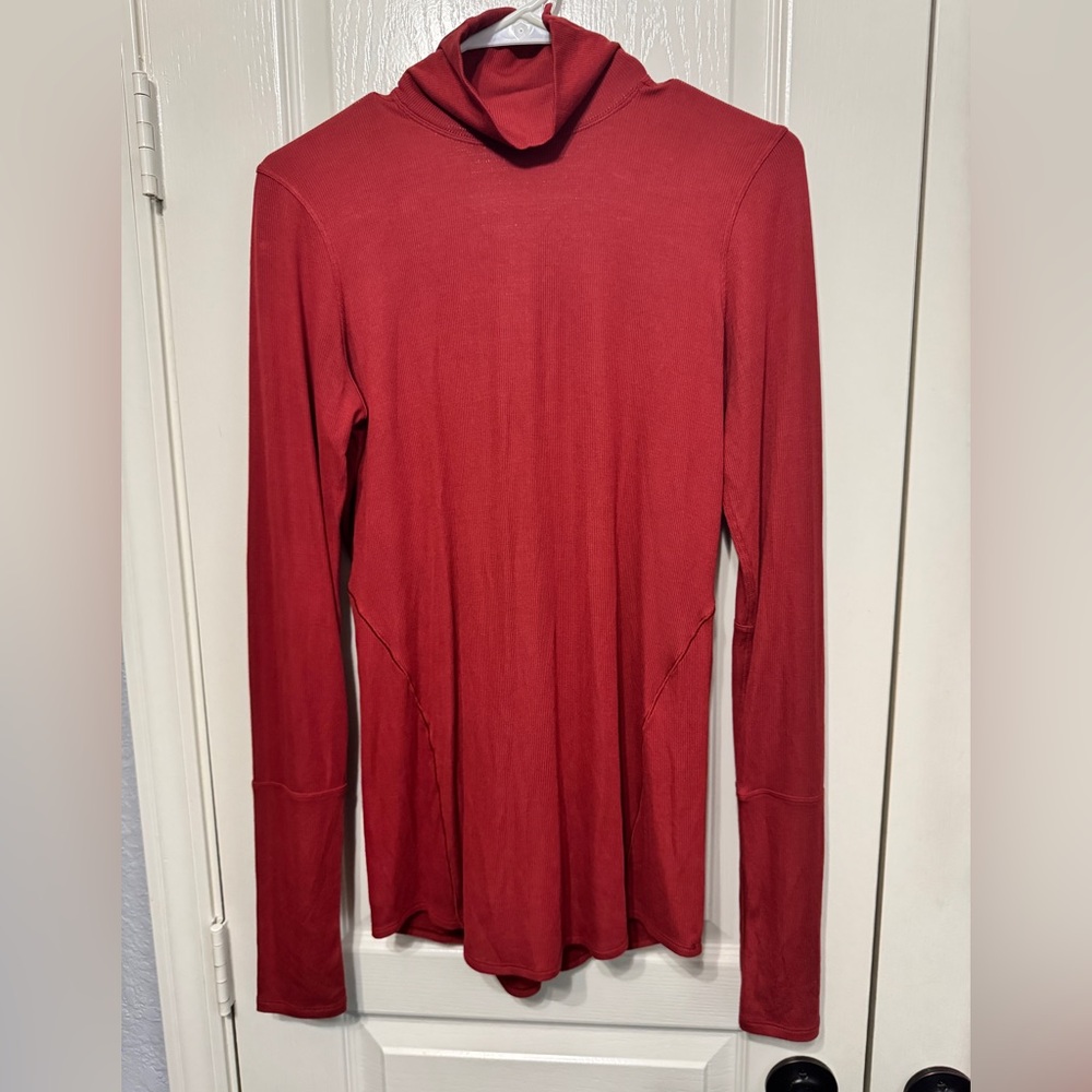 Lululemon Full Day Ahead Turtleneck